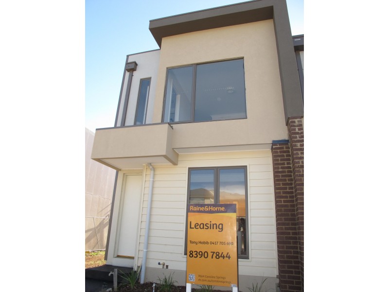 25 Marine Parade, Caroline Springs VIC 3023