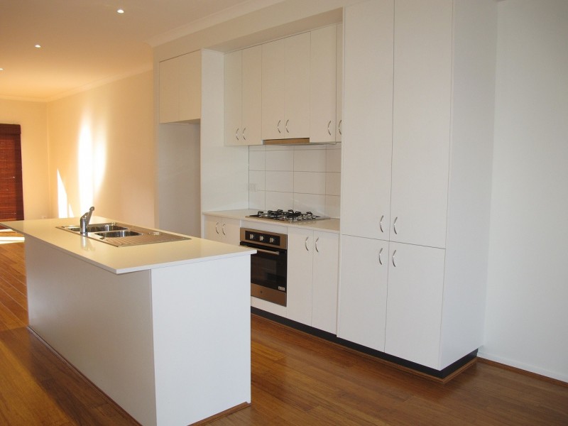 25 Marine Parade, Caroline Springs VIC 3023