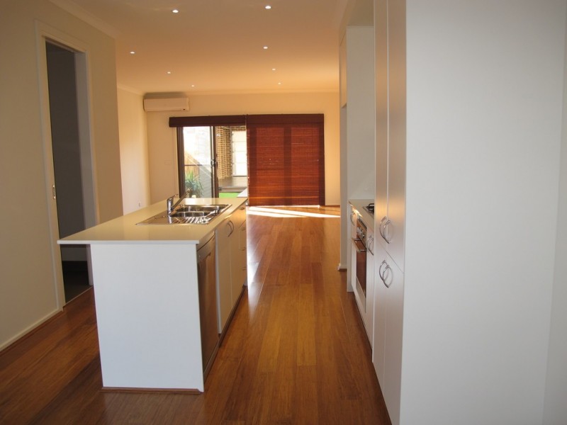 25 Marine Parade, Caroline Springs VIC 3023