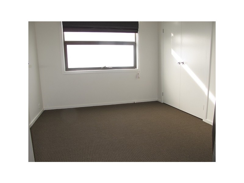 25 Marine Parade, Caroline Springs VIC 3023