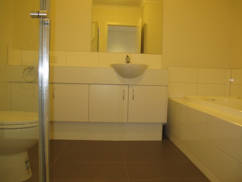 25 Marine Parade, Caroline Springs VIC 3023