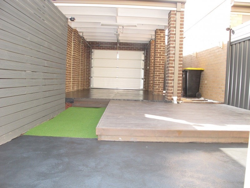 25 Marine Parade, Caroline Springs VIC 3023