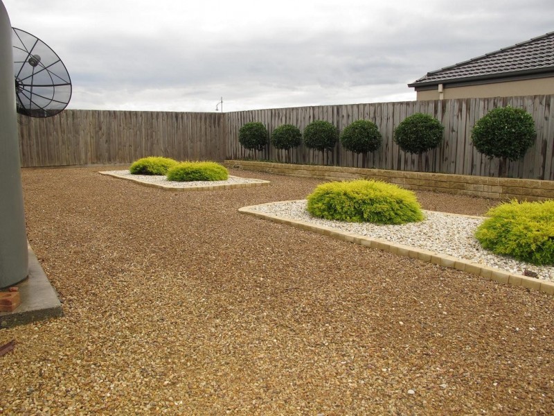 27 Double Bay Drive, Taylors Hill VIC 3037