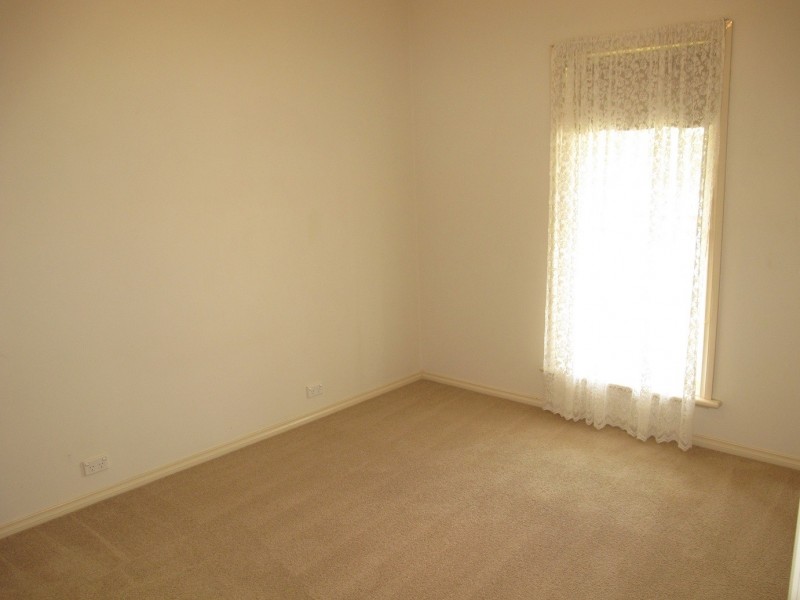 1 James Walk, Caroline Springs VIC 3023