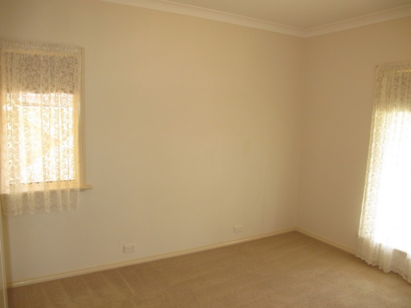 1 James Walk, Caroline Springs VIC 3023