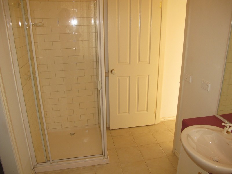 1 James Walk, Caroline Springs VIC 3023