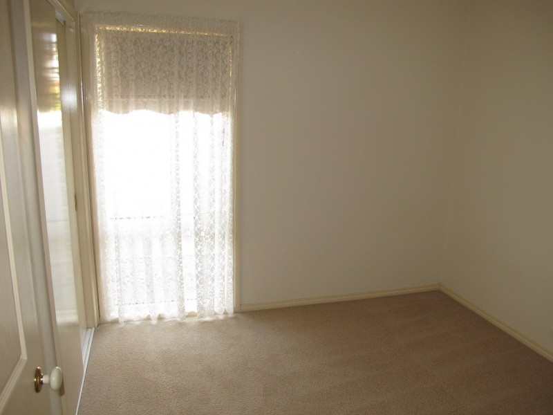 1 James Walk, Caroline Springs VIC 3023