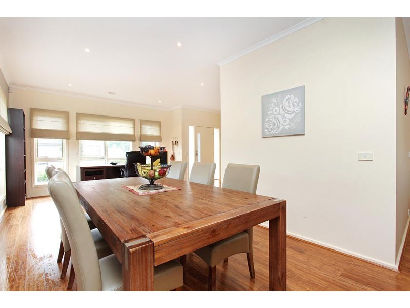 22 Garnet Way, Taylors Hill VIC 3037