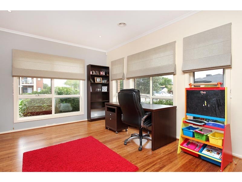 22 Garnet Way, Taylors Hill VIC 3037