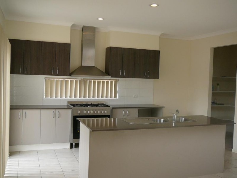 53 Manny Paul Circuit, Burnside Heights VIC 3023