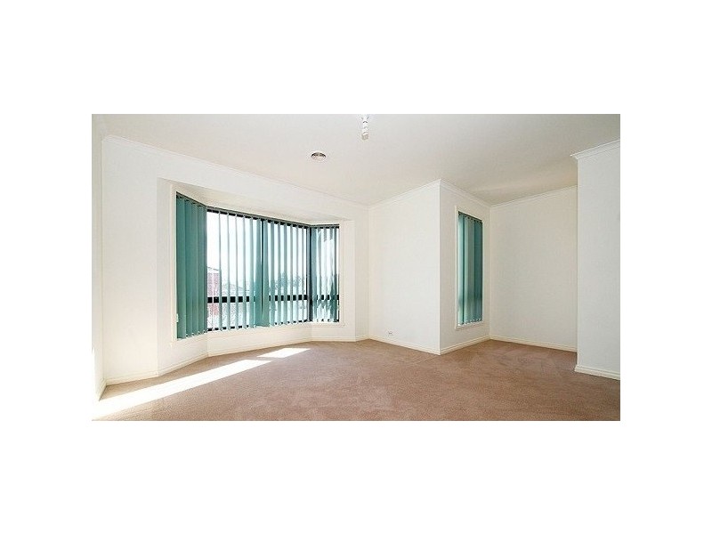 4 Japonica Crt, Cairnlea VIC 3023