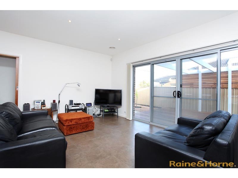 6 Aberfeldie Way, Caroline Springs VIC 3023