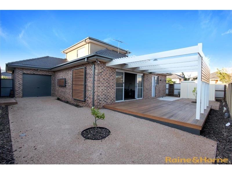 6 Aberfeldie Way, Caroline Springs VIC 3023