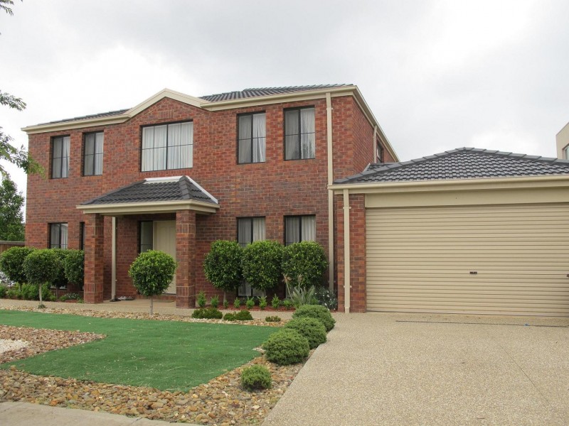 8 Coogee Dr, Taylors Hill VIC 3037