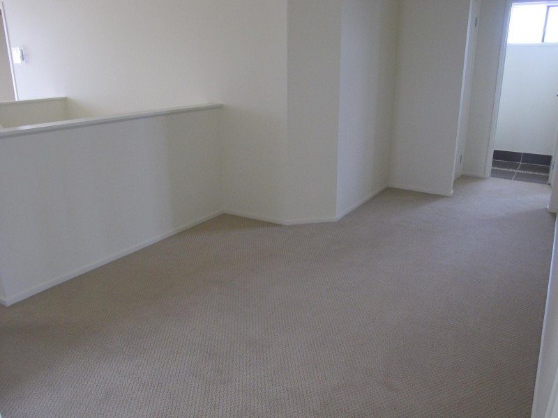 8 Coogee Dr, Taylors Hill VIC 3037