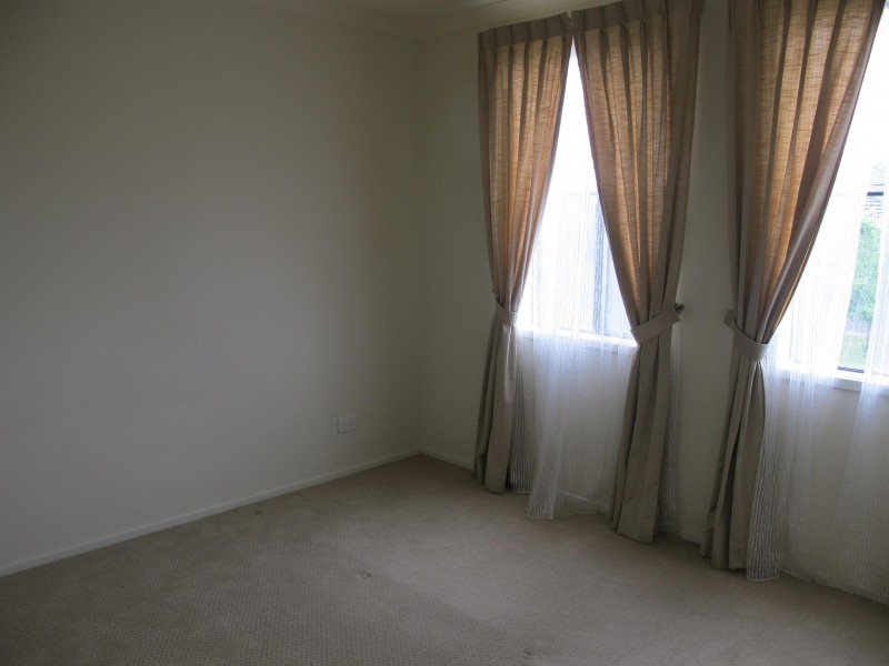 8 Coogee Dr, Taylors Hill VIC 3037