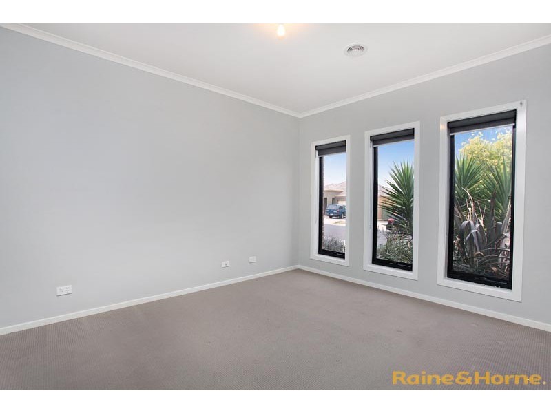 66 Botanical Drive, Caroline Springs VIC 3023