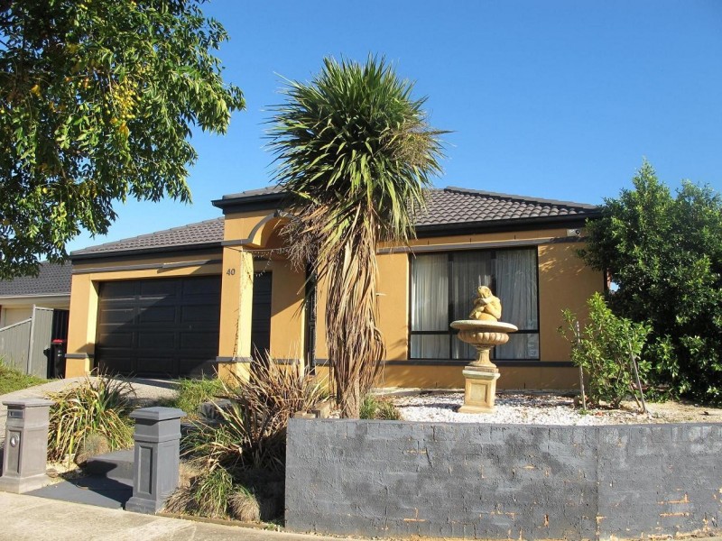 40 KLIPPEL WAY, Caroline Springs VIC 3023