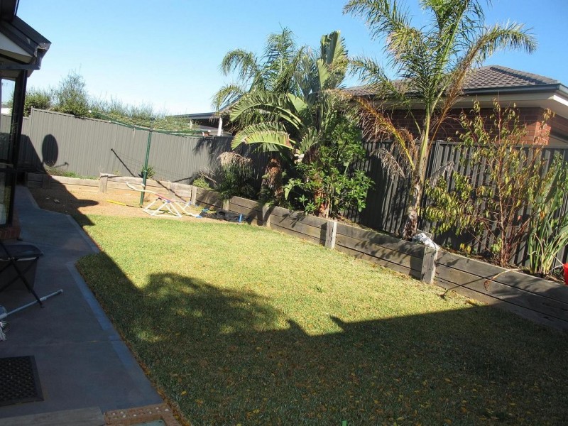 40 KLIPPEL WAY, Caroline Springs VIC 3023