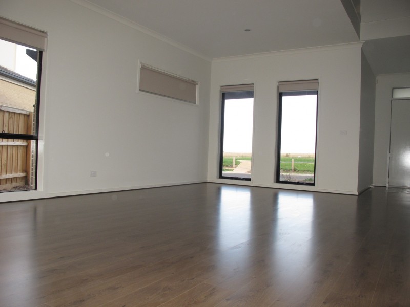 49 Riviera Drive, Hillside VIC 3037