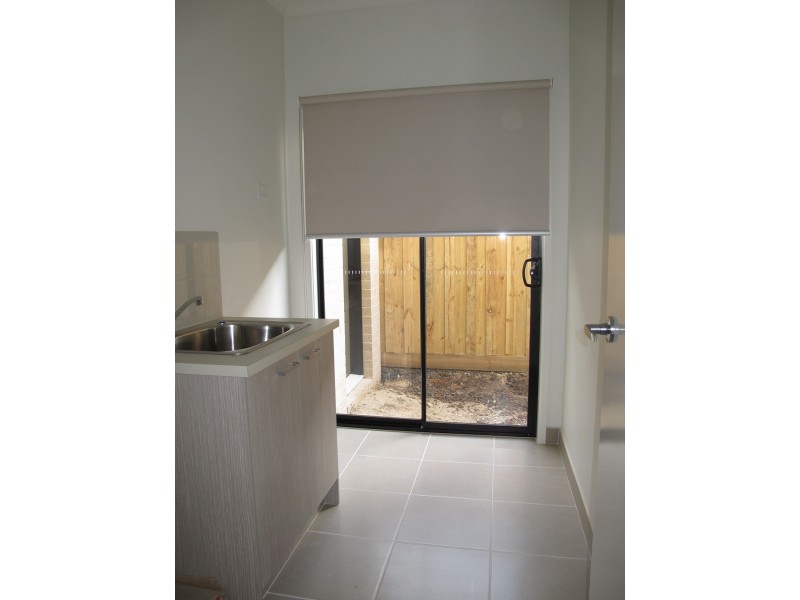 49 Riviera Drive, Hillside VIC 3037