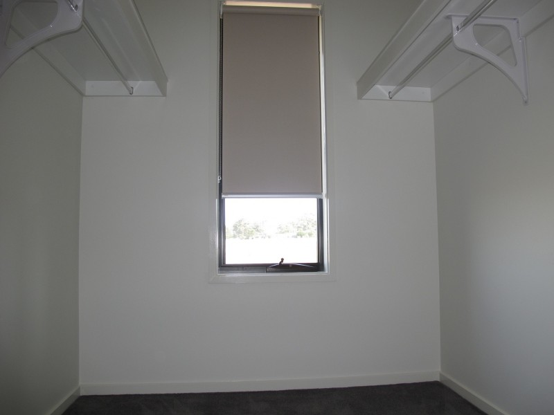 49 Riviera Drive, Hillside VIC 3037