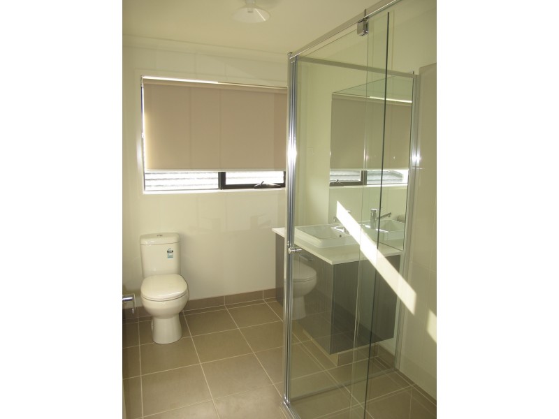 49 Riviera Drive, Hillside VIC 3037