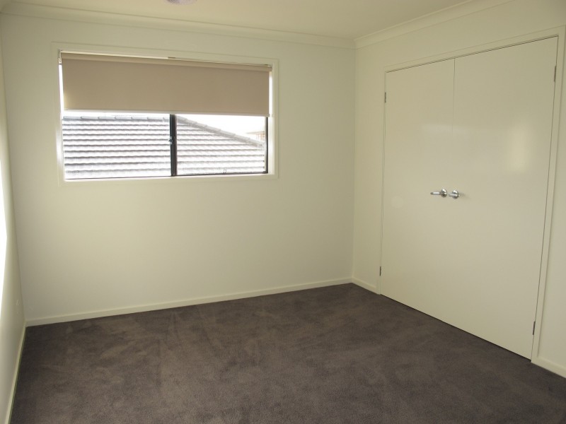 49 Riviera Drive, Hillside VIC 3037