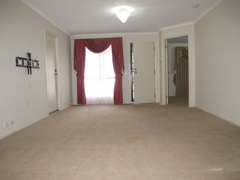 19 Gisborne Way, Caroline Springs VIC 3023