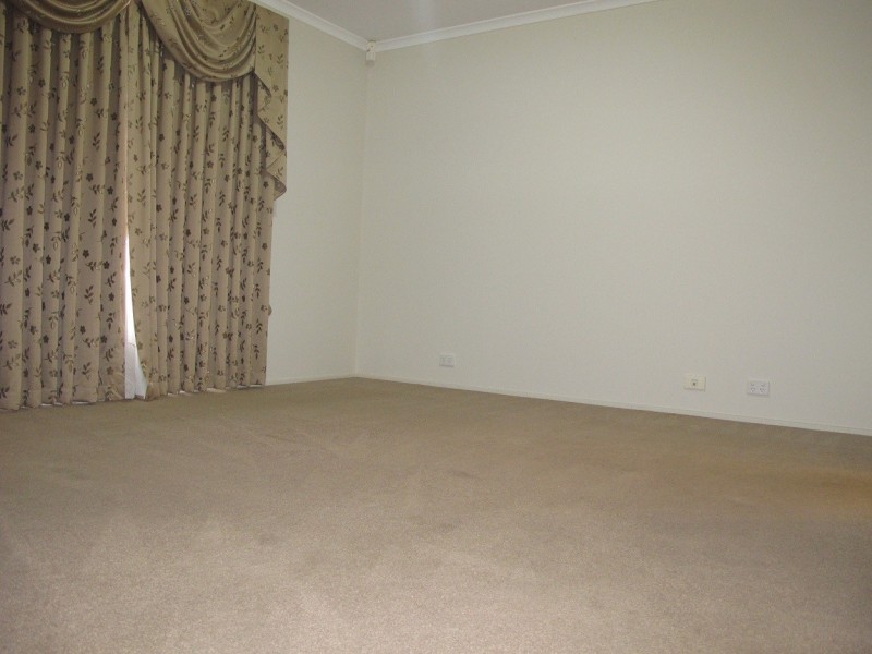 19 Gisborne Way, Caroline Springs VIC 3023