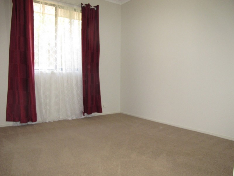 19 Gisborne Way, Caroline Springs VIC 3023