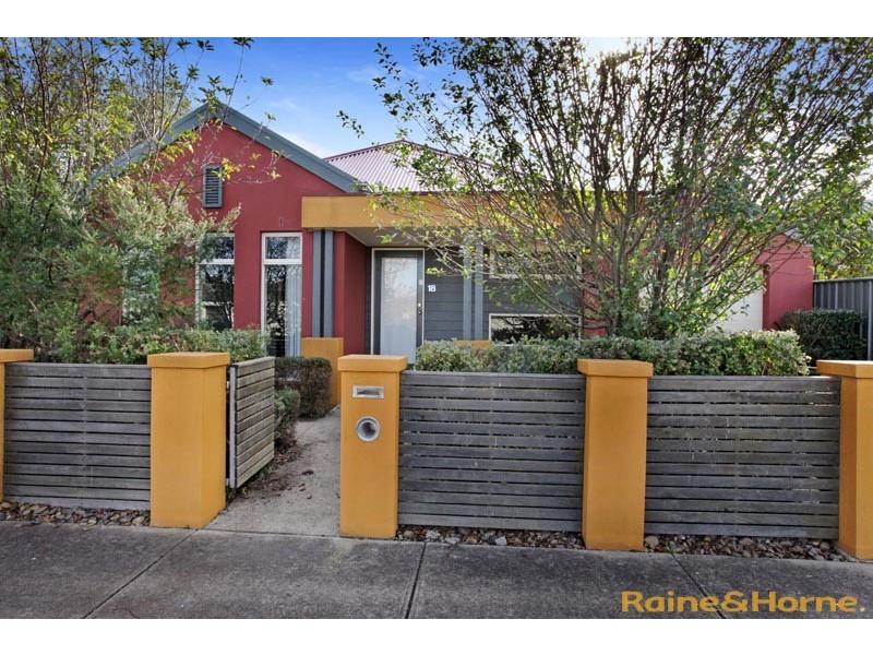 18 Cassan Way, Caroline Springs VIC 3023