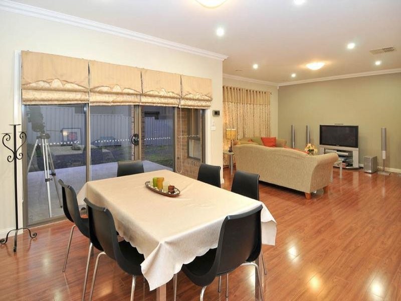 74 Kororoit Approach, Caroline Springs VIC 3023