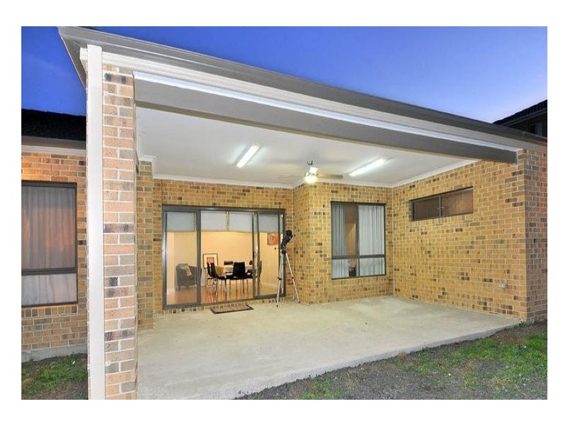 74 Kororoit Approach, Caroline Springs VIC 3023