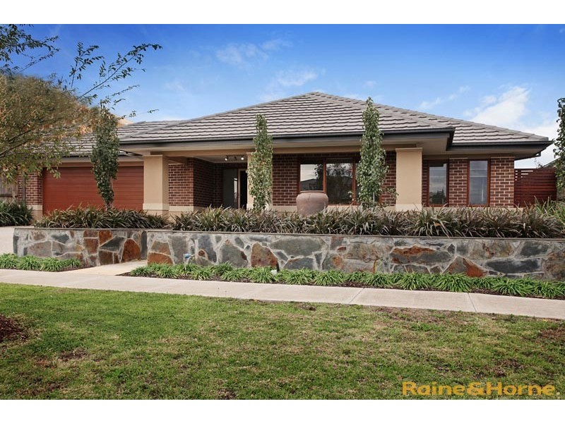 9 Redcliffe Terrace, Taylors Hill VIC 3037