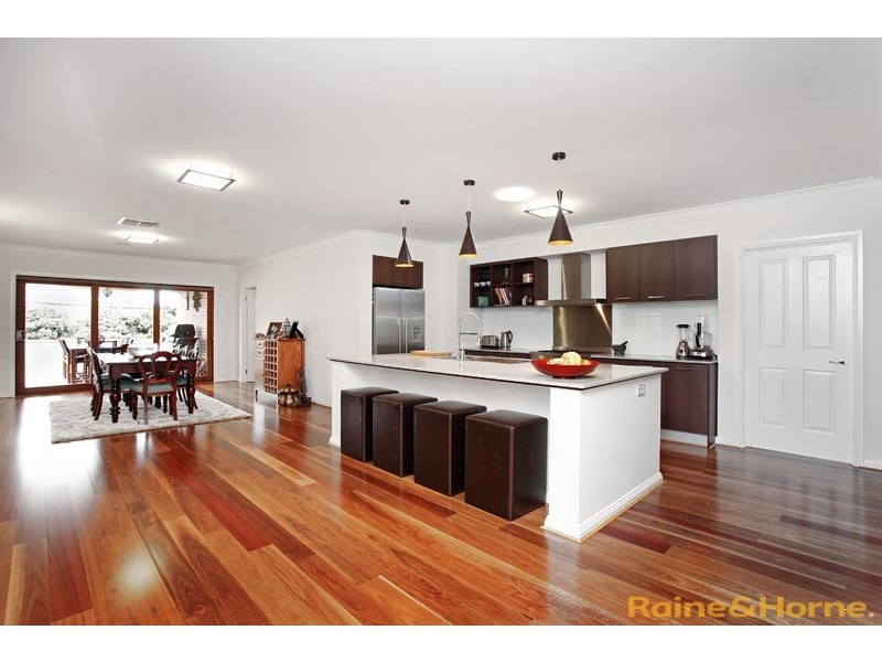 9 Redcliffe Terrace, Taylors Hill VIC 3037