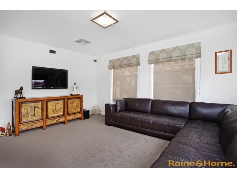 9 Redcliffe Terrace, Taylors Hill VIC 3037