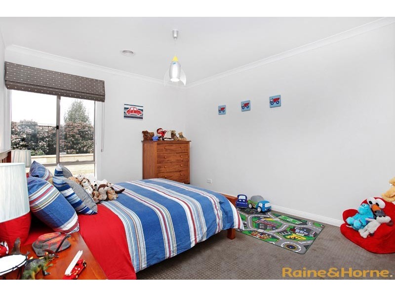 9 Redcliffe Terrace, Taylors Hill VIC 3037