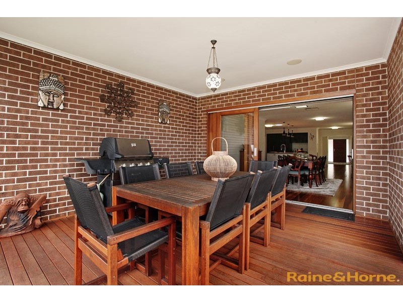 9 Redcliffe Terrace, Taylors Hill VIC 3037