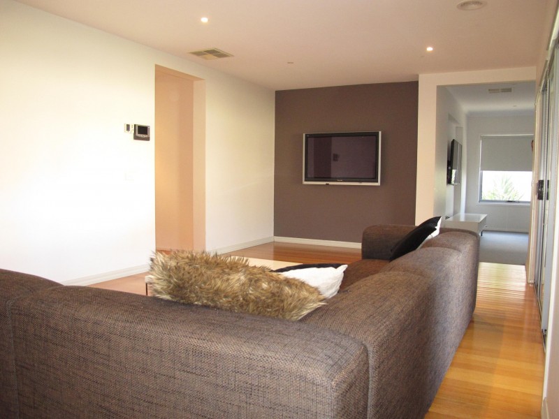 12 Coomgarie Terrace, Cairnlea VIC 3023