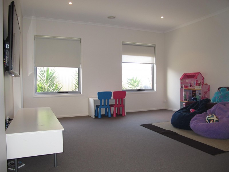 12 Coomgarie Terrace, Cairnlea VIC 3023