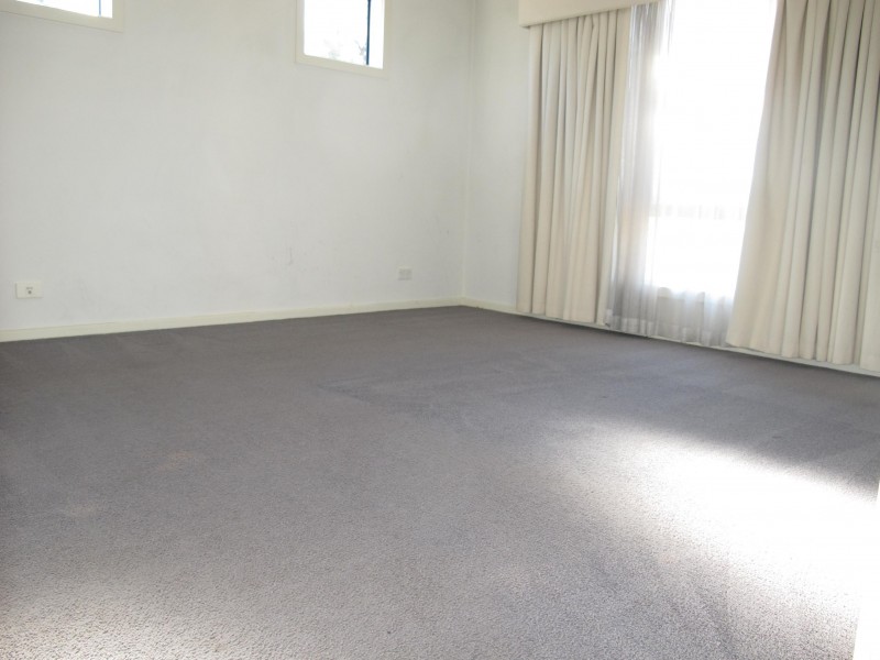 40 Klippel Way, Caroline Springs VIC 3023