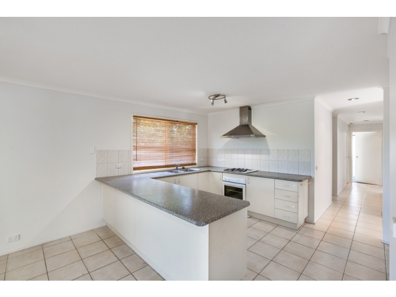 50 Herrington Turn, Caroline Springs VIC 3023