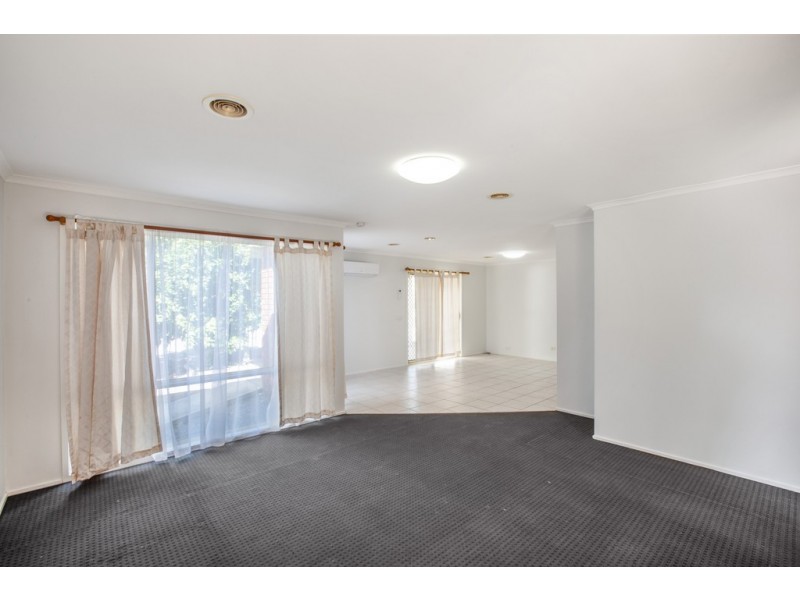 50 Herrington Turn, Caroline Springs VIC 3023