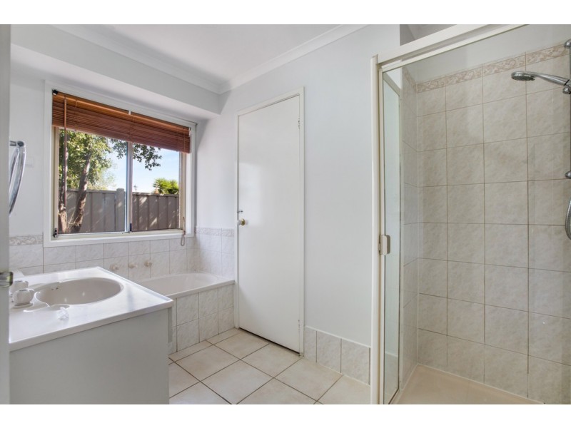 50 Herrington Turn, Caroline Springs VIC 3023