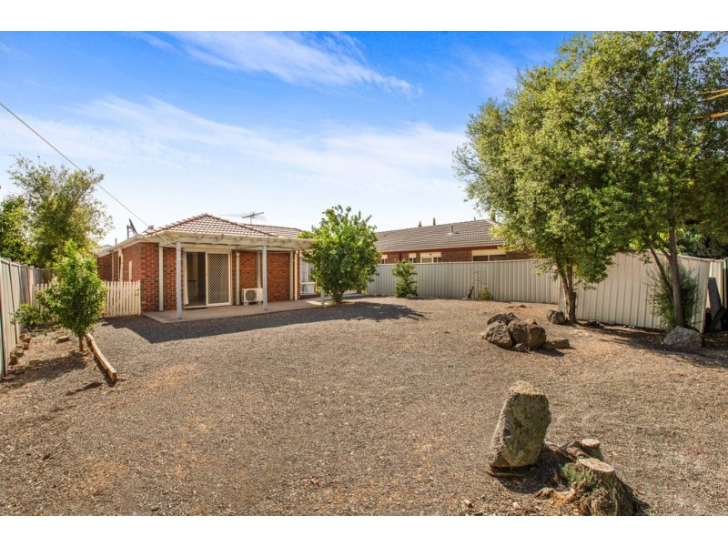 50 Herrington Turn, Caroline Springs VIC 3023