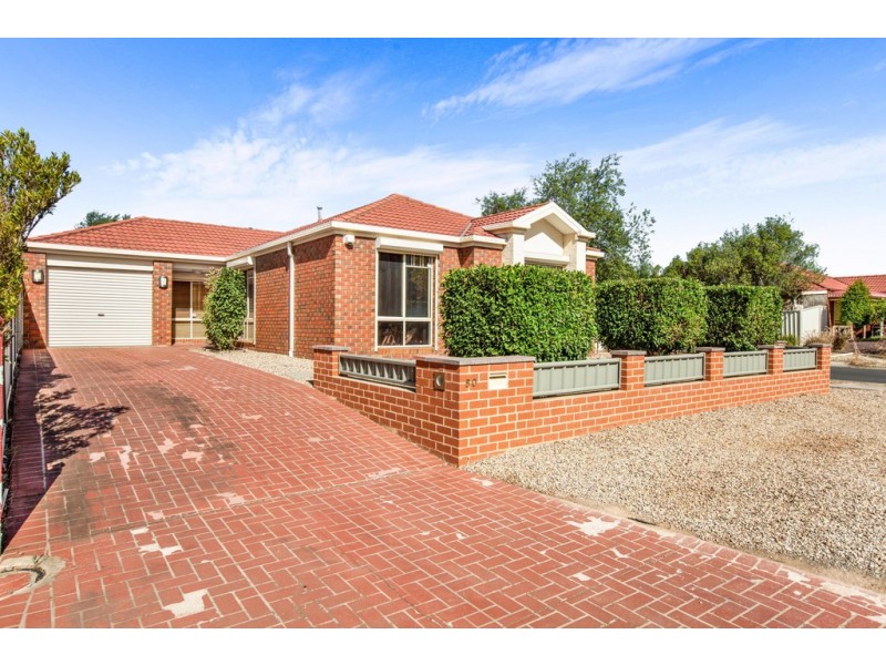 50 Herrington Turn, Caroline Springs VIC 3023