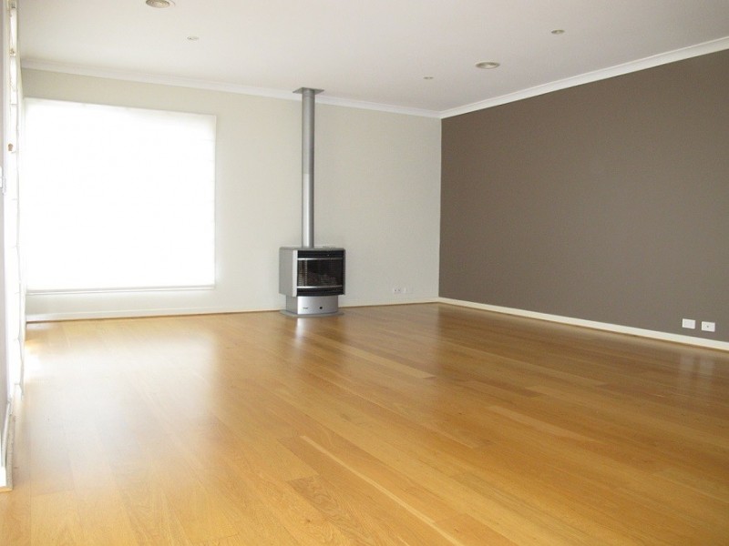 3 Oldis Close, Caroline Springs VIC 3023