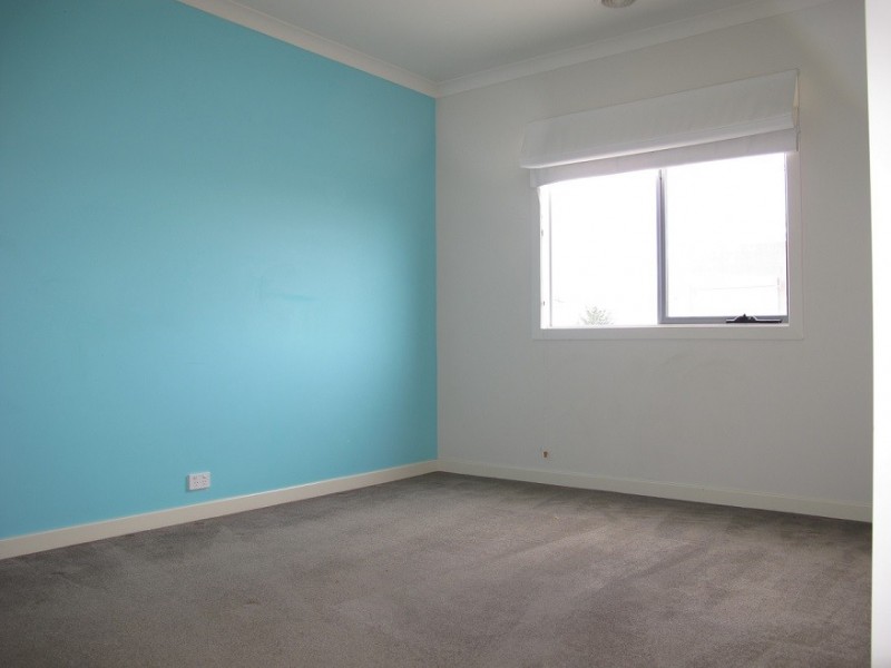 3 Oldis Close, Caroline Springs VIC 3023