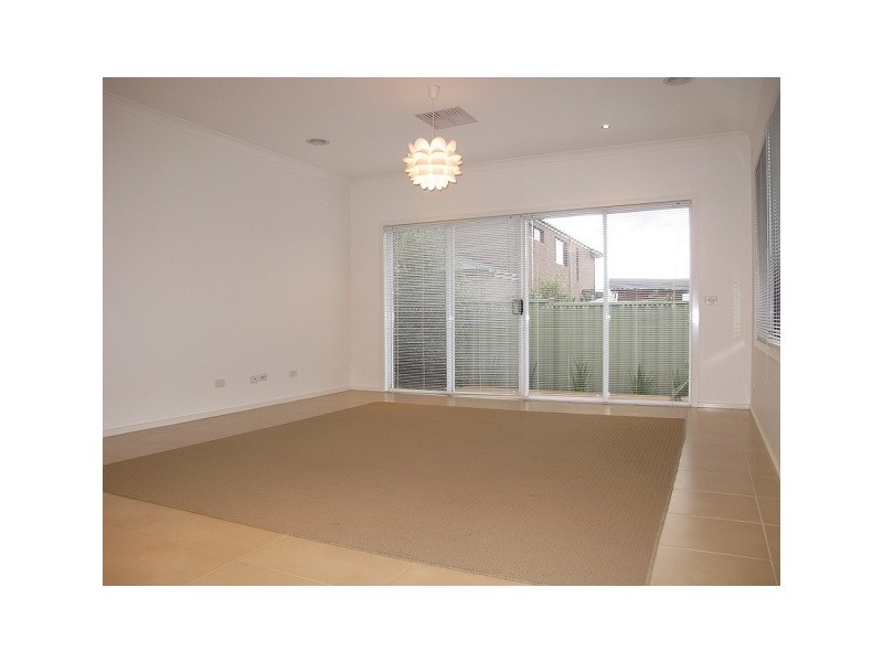 37 Lambertia Loop, Caroline Springs VIC 3023
